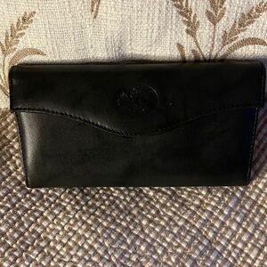 Buxton Classic Black Leather Wallet New Original Card Julia Buxton with KissLock